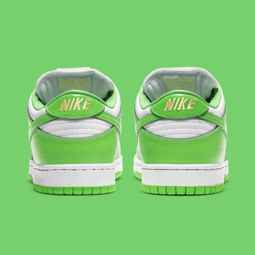 Nike SB Dunk Low x Supreme “Mean Green”