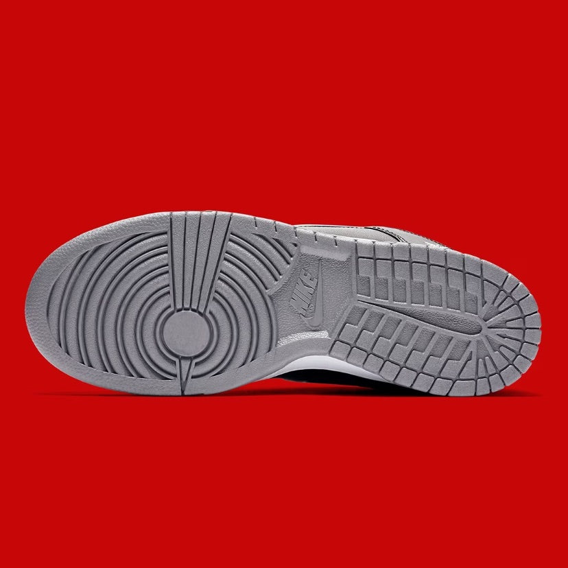 Nike SB Dunk Low x Supreme “Jewel Swoosh Silver”